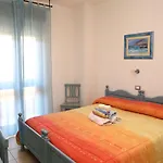 Ampurias 3*