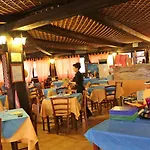 Ampurias فندق 3*