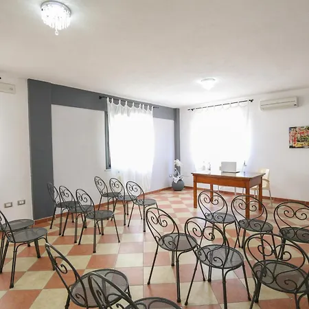 Ampurias Hotel 3*