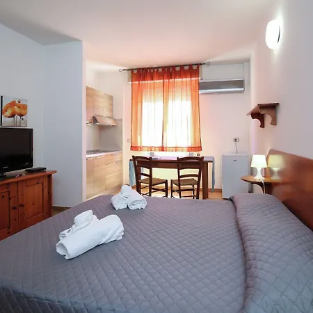 Ampurias Hotel 3*